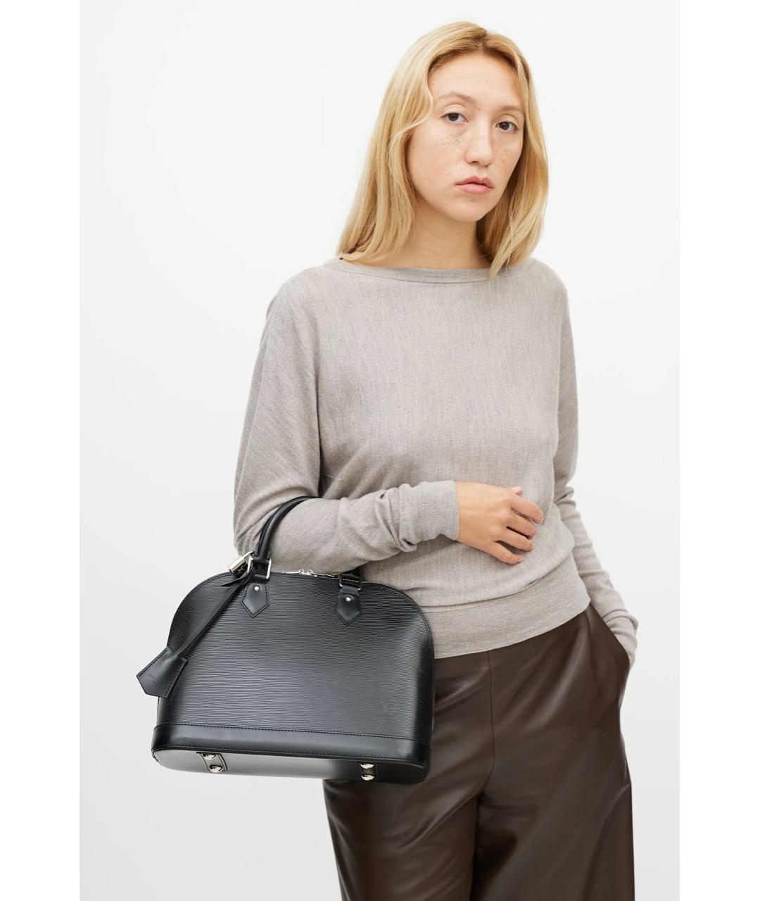 LOUIS VUITTON Черная кожаная сумка с короткими ручками, фото 5