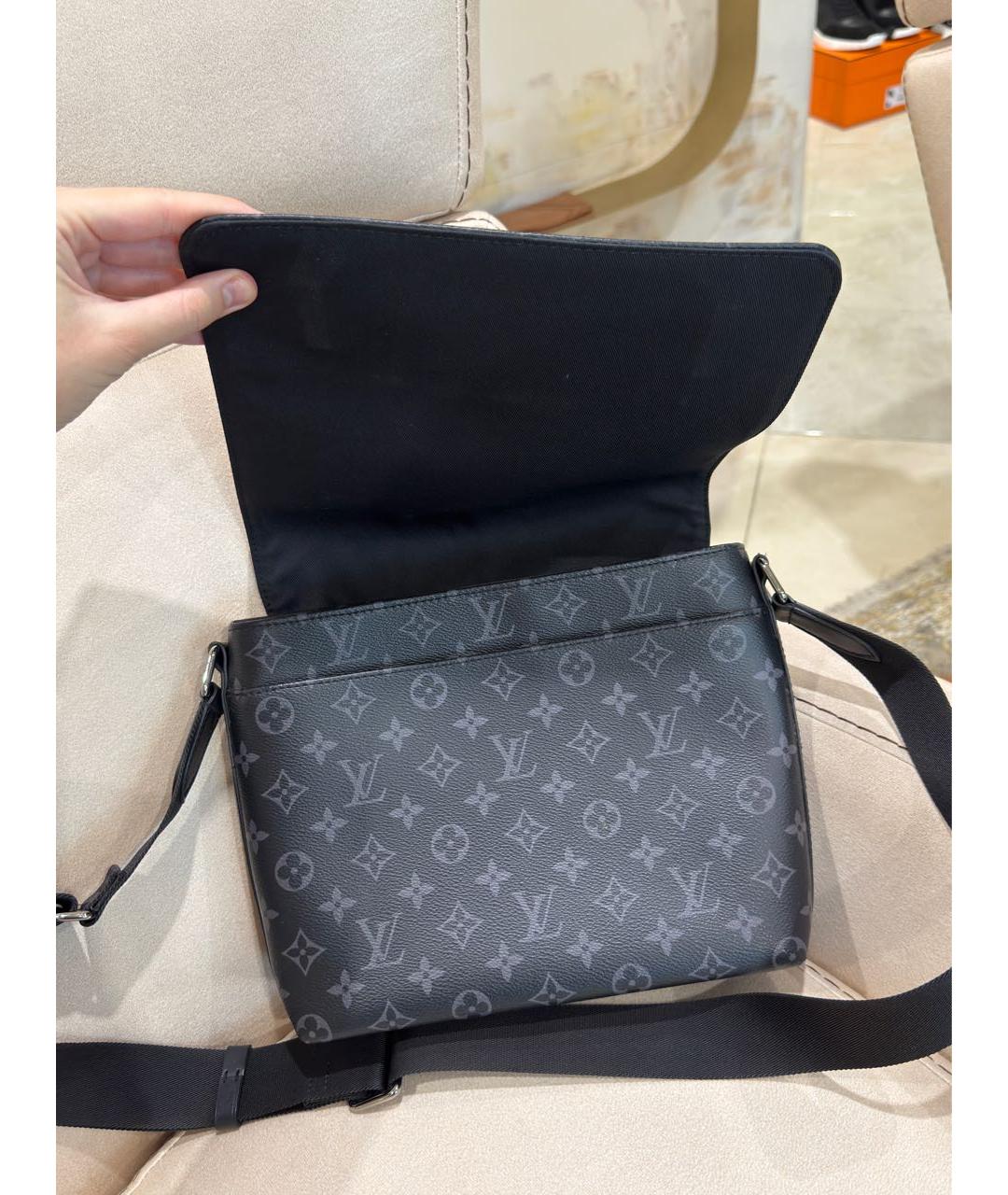 LOUIS VUITTON Черная сумка на плечо из канвы, фото 5