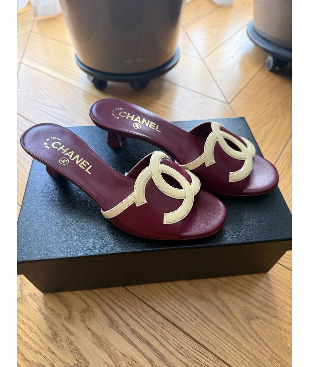 CHANEL Бордовые кожаные мюли, фото 2