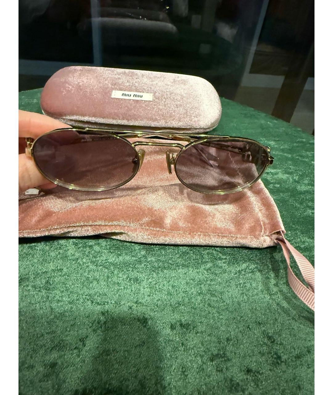 MIU MIU Золотые металлические солнцезащитные очки, фото 5