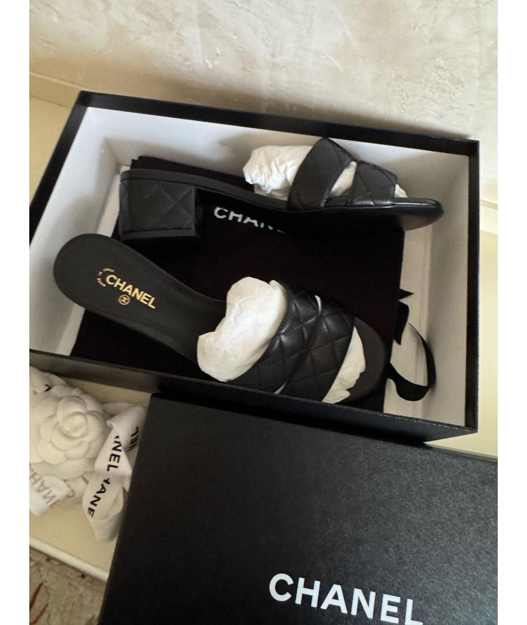 CHANEL Черные кожаные мюли, фото 5