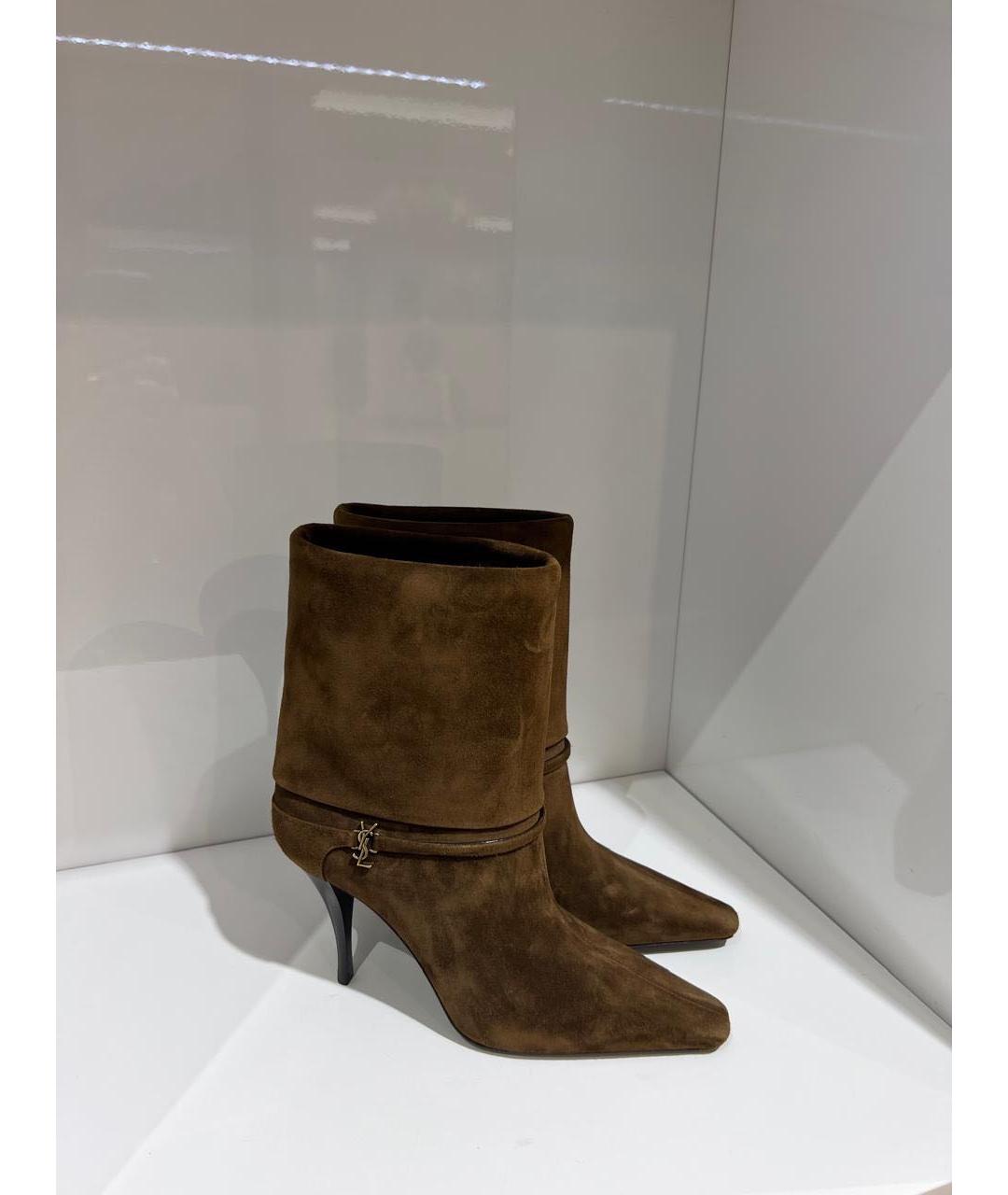 SAINT LAURENT Коричневые замшевые сапоги, фото 3