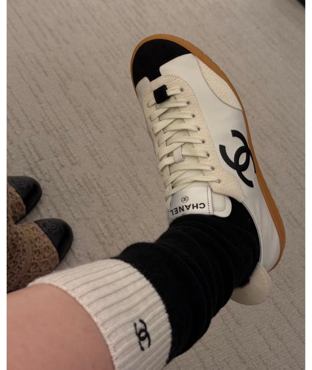 CHANEL Белые кожаные кеды, фото 3