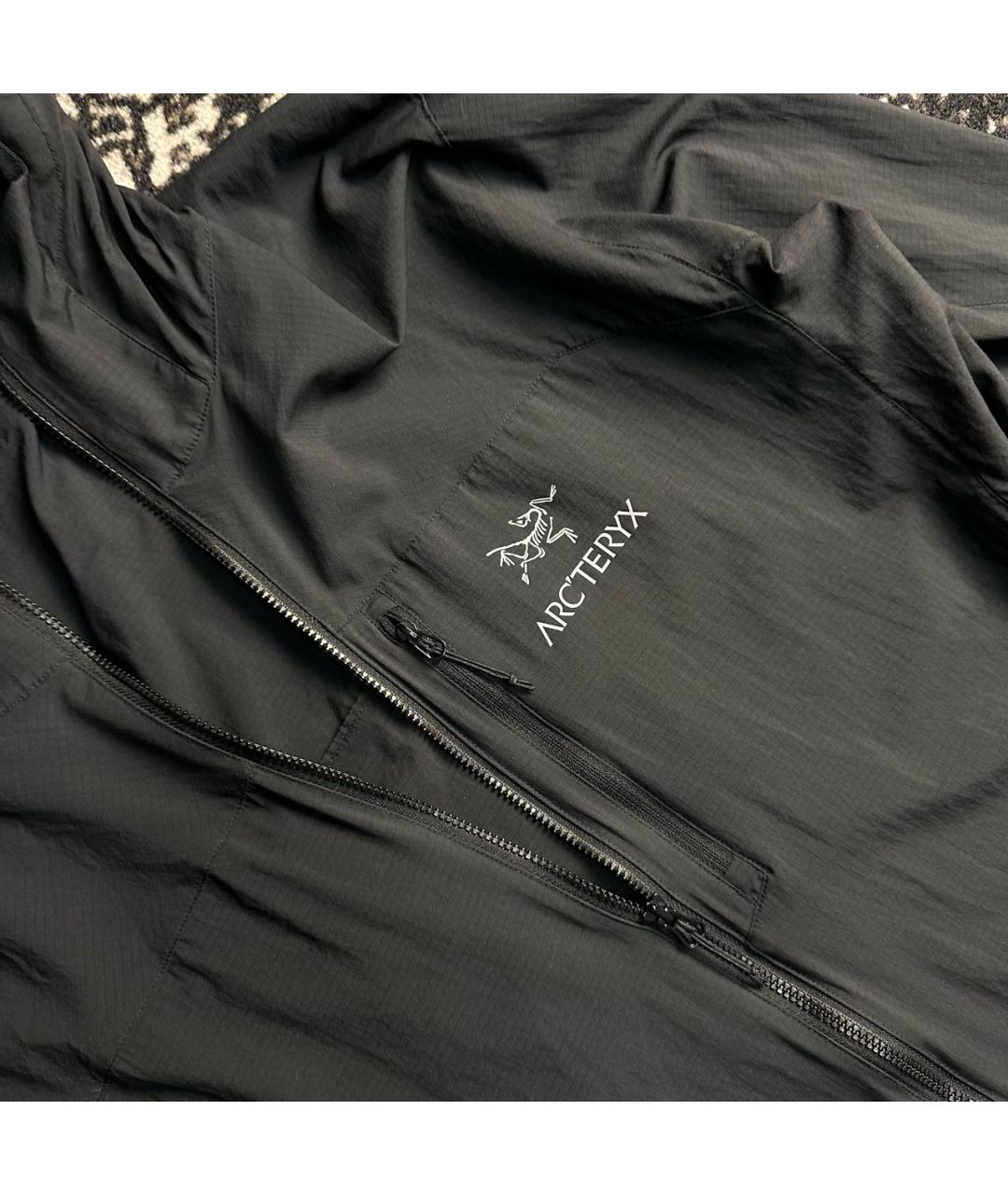 ARCTERYX Черная полиамидовая куртка, фото 2
