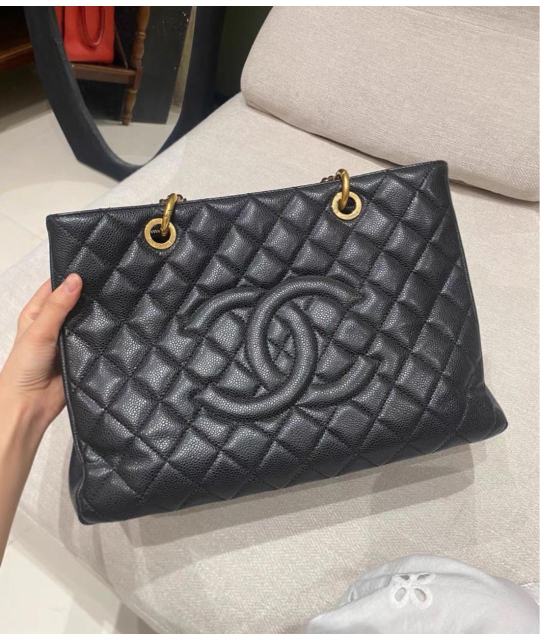 CHANEL Черная кожаная сумка тоут, фото 2