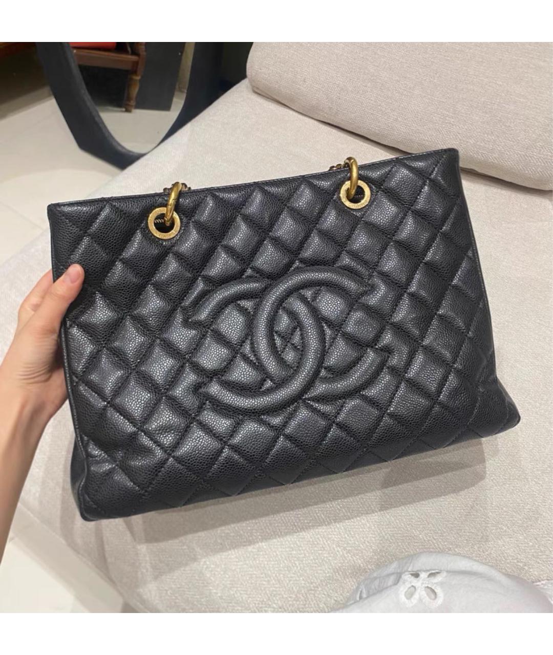 CHANEL Черная кожаная сумка тоут, фото 3