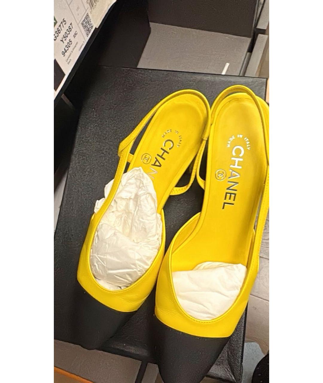 CHANEL Желтые кожаные туфли, фото 3