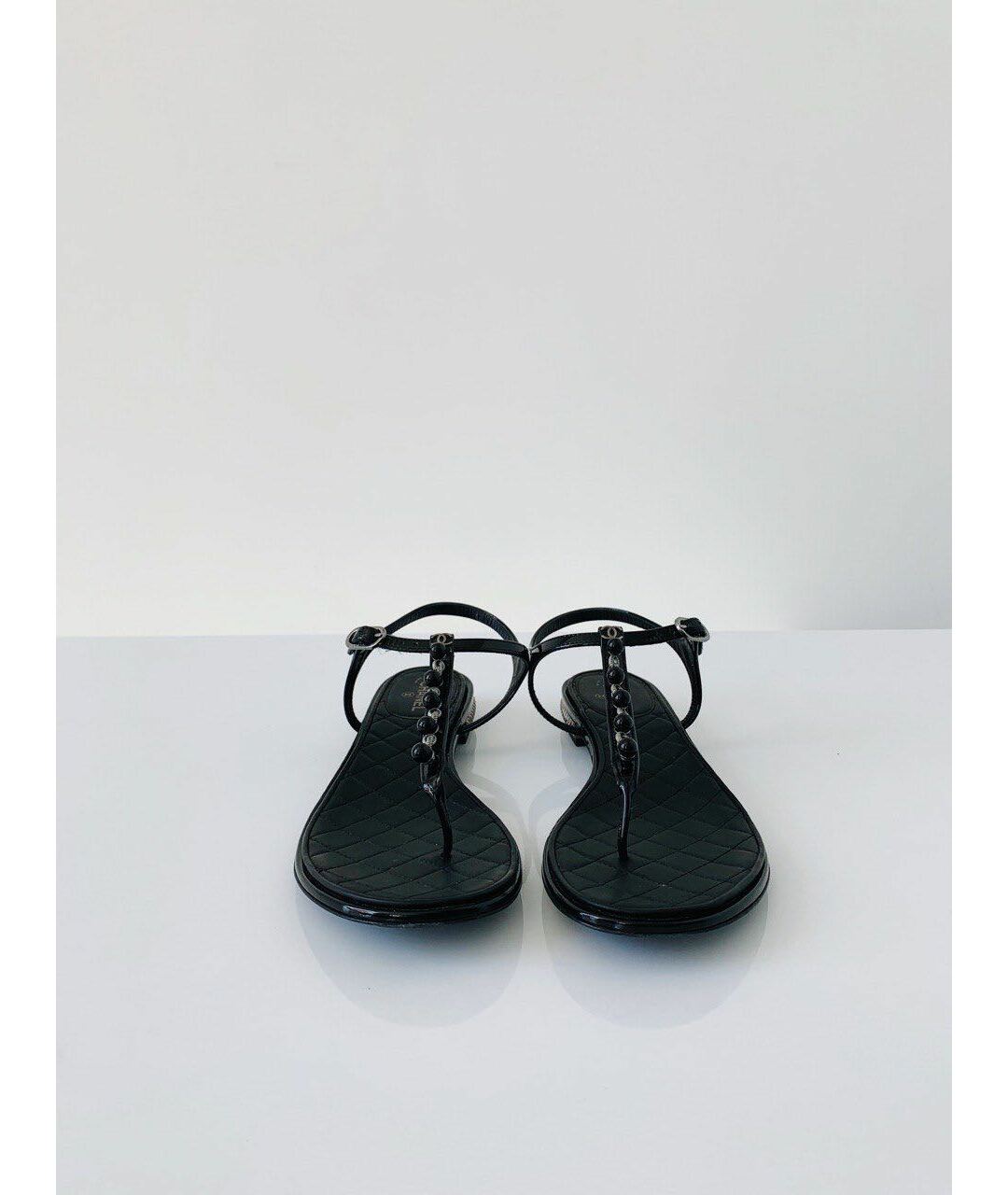 CHANEL PRE-OWNED Черные босоножки из лакированной кожи, фото 4
