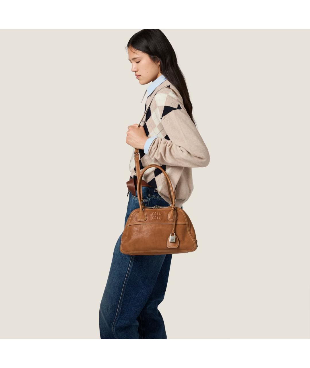 MIU MIU Коричневая кожаная сумка с короткими ручками, фото 5