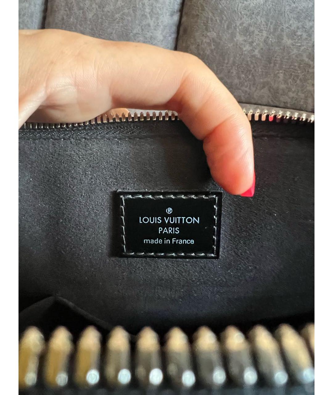 LOUIS VUITTON Черная сумка с короткими ручками из лакированной кожи, фото 7