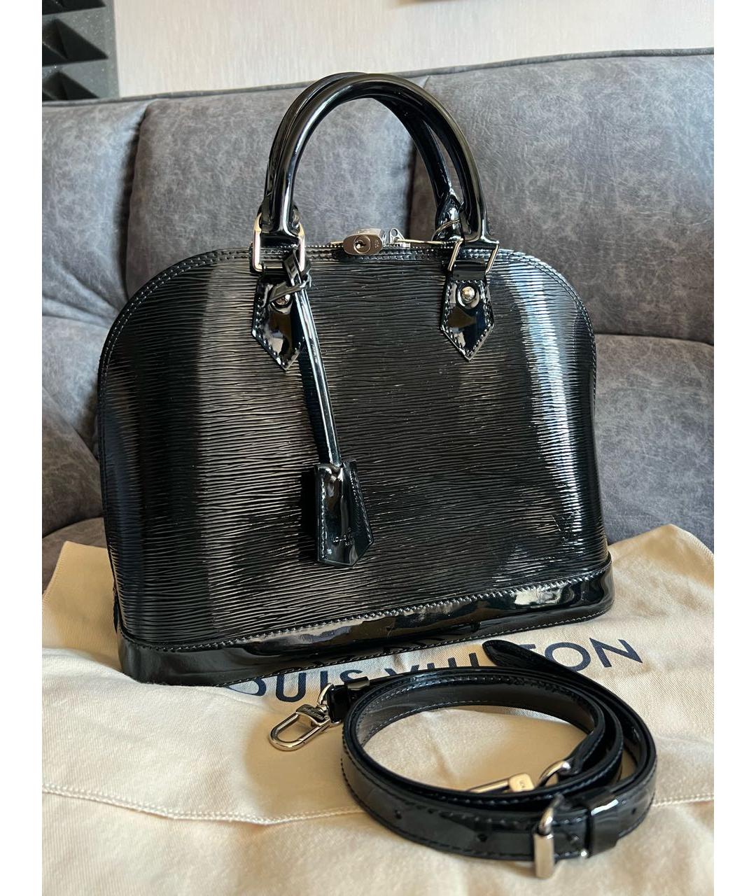 LOUIS VUITTON Черная сумка с короткими ручками из лакированной кожи, фото 2