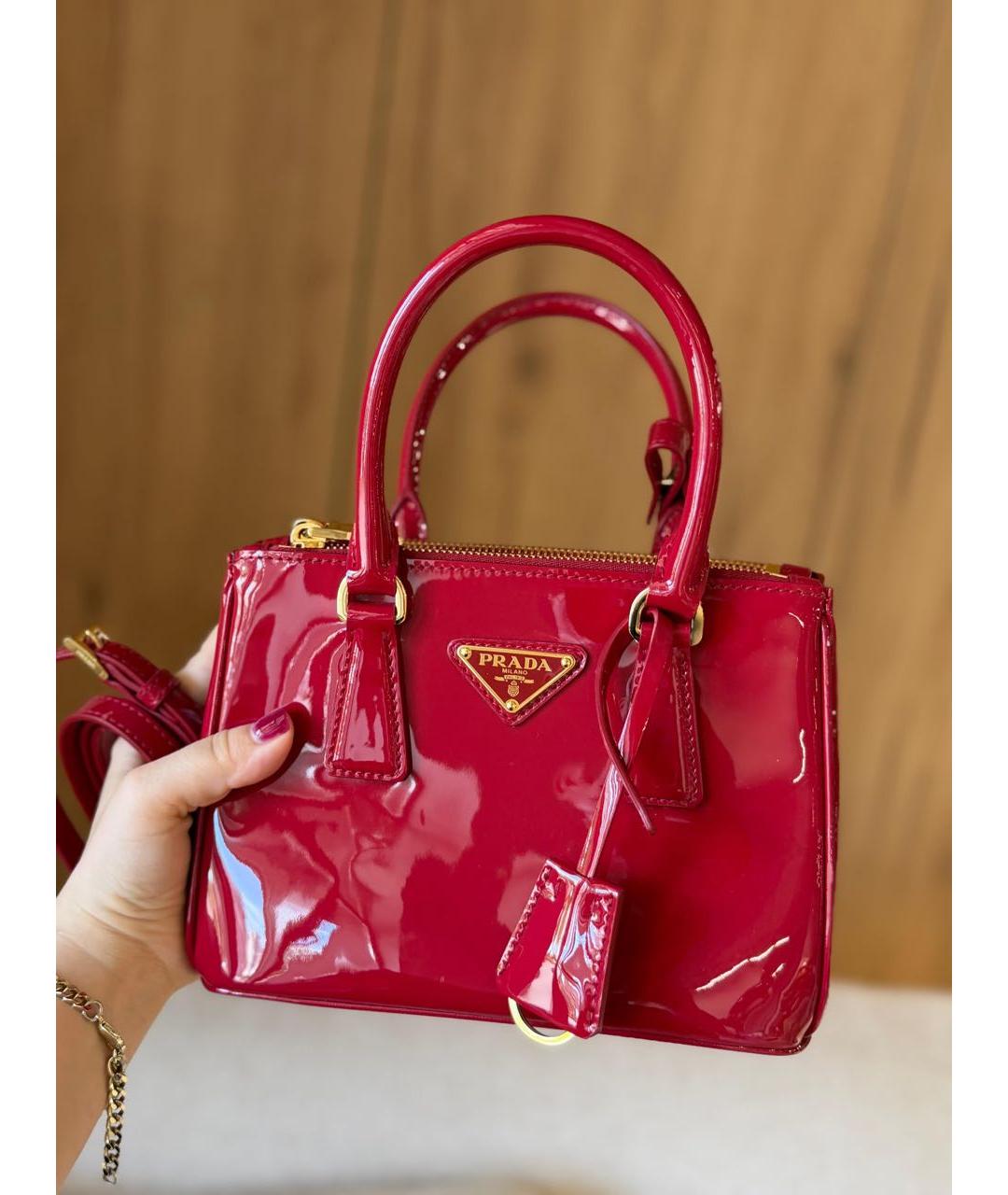 PRADA Красная сумка с короткими ручками из лакированной кожи, фото 2