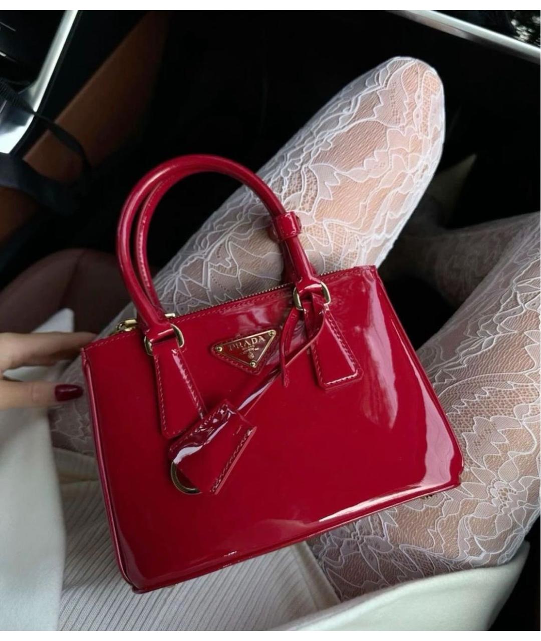 PRADA Красная сумка с короткими ручками из лакированной кожи, фото 4