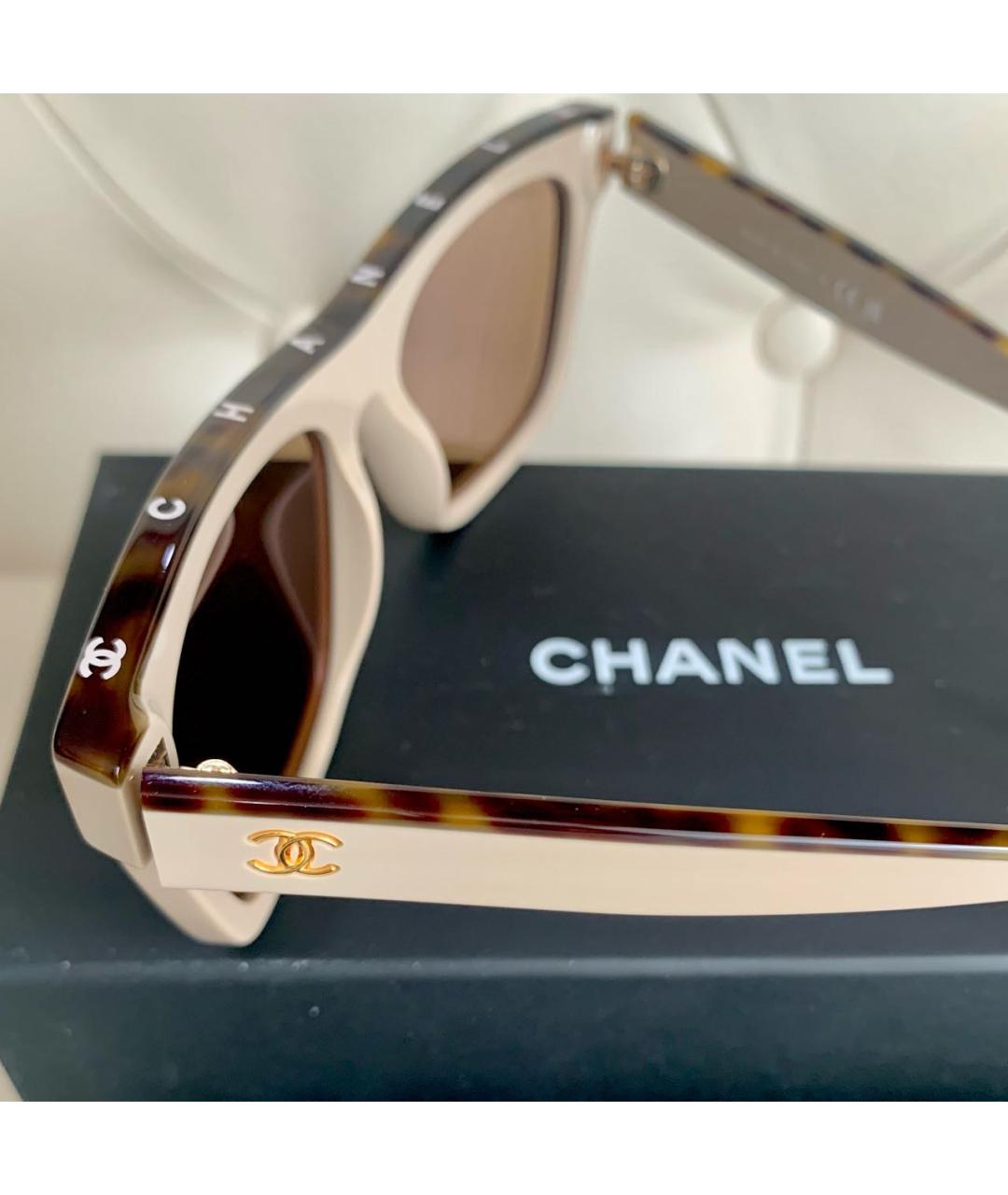 CHANEL Бежевые пластиковые солнцезащитные очки, фото 3
