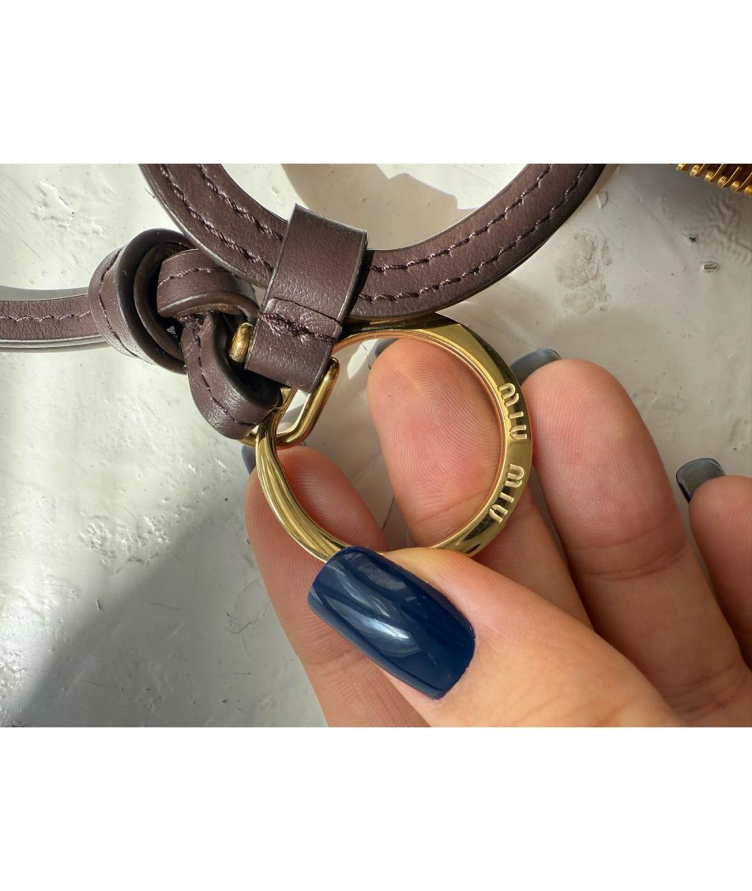 MIU MIU Коричневый брелок, фото 4