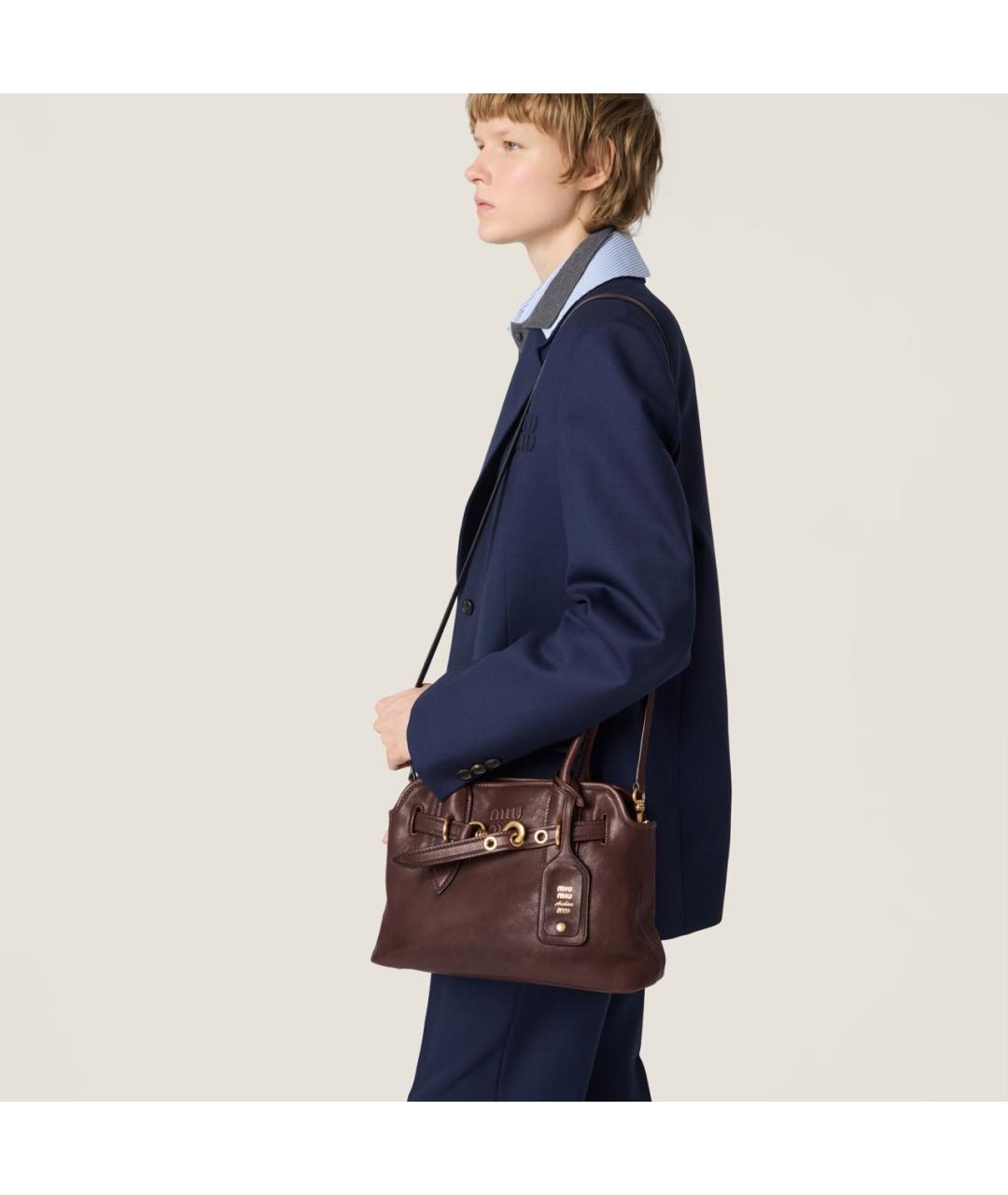 MIU MIU Коричневая кожаная сумка с короткими ручками, фото 8