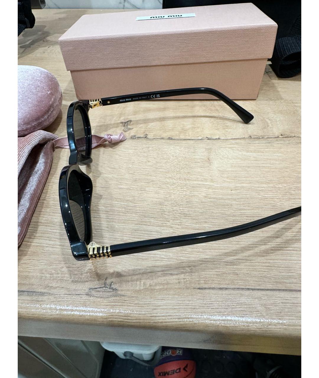 MIU MIU Черные пластиковые солнцезащитные очки, фото 3