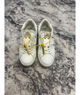 VALENTINO Низкие кроссовки / кеды