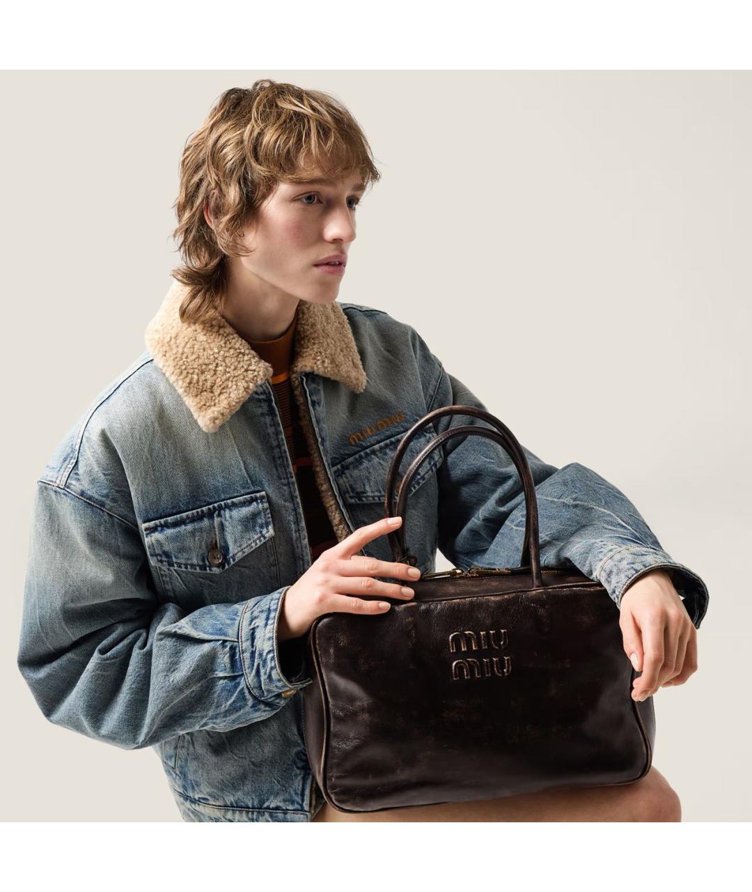 MIU MIU Коричневая кожаная сумка с короткими ручками, фото 2