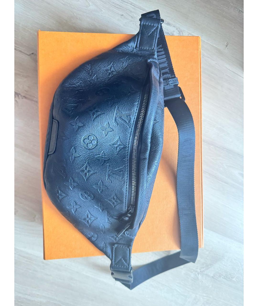 LOUIS VUITTON Черная кожаная поясная сумка, фото 4