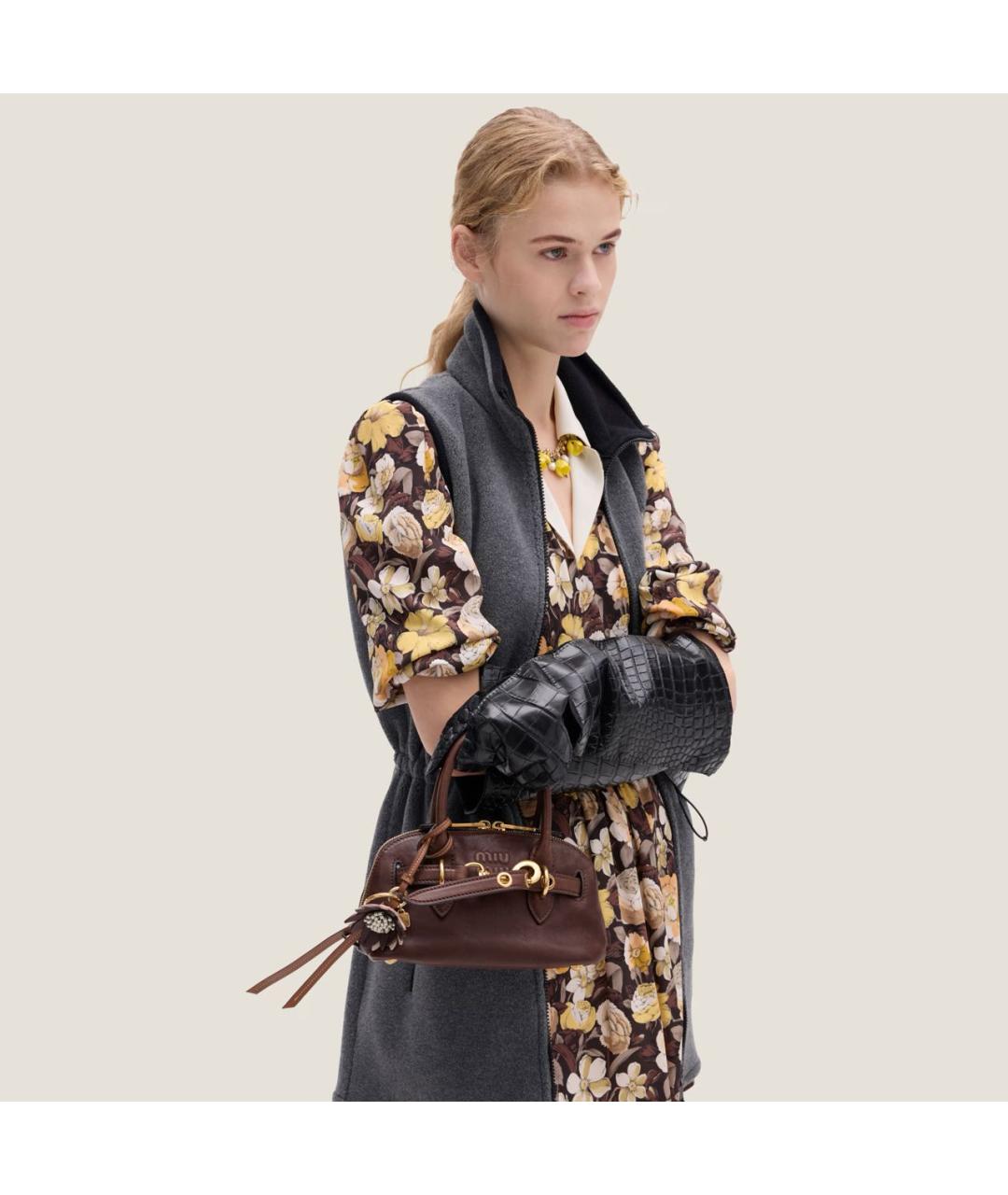 MIU MIU Коричневая кожаная сумка с короткими ручками, фото 2