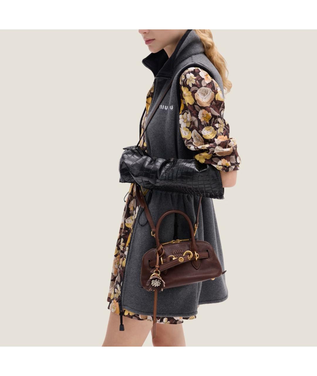 MIU MIU Коричневая кожаная сумка с короткими ручками, фото 5