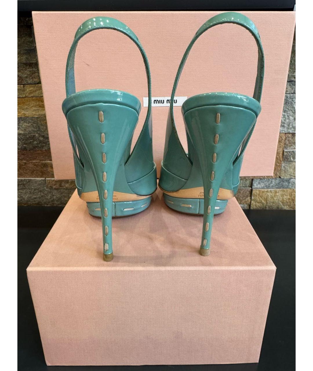 MIU MIU Бирюзовые босоножки из лакированной кожи, фото 5