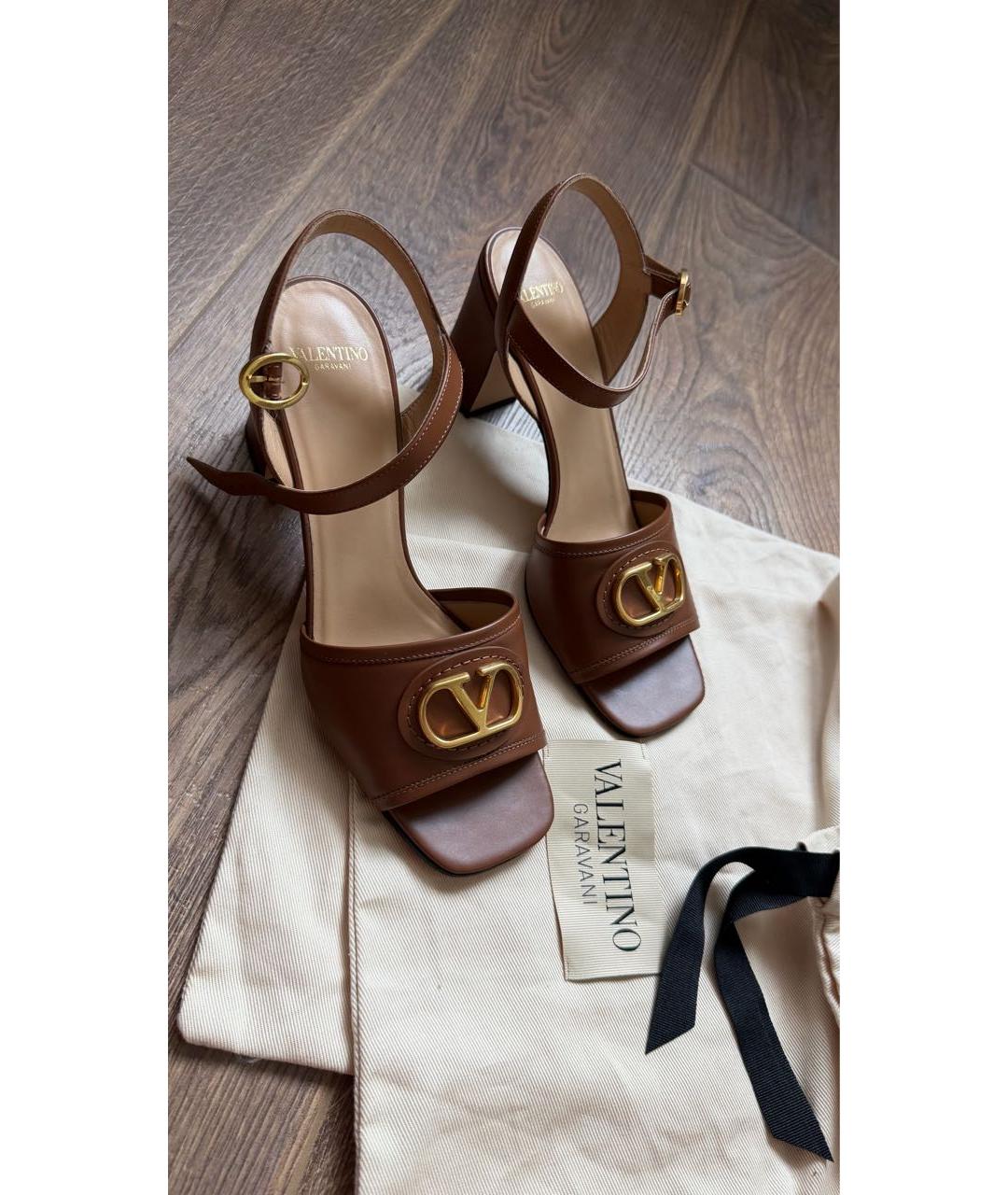VALENTINO Коричневые кожаные босоножки, фото 5