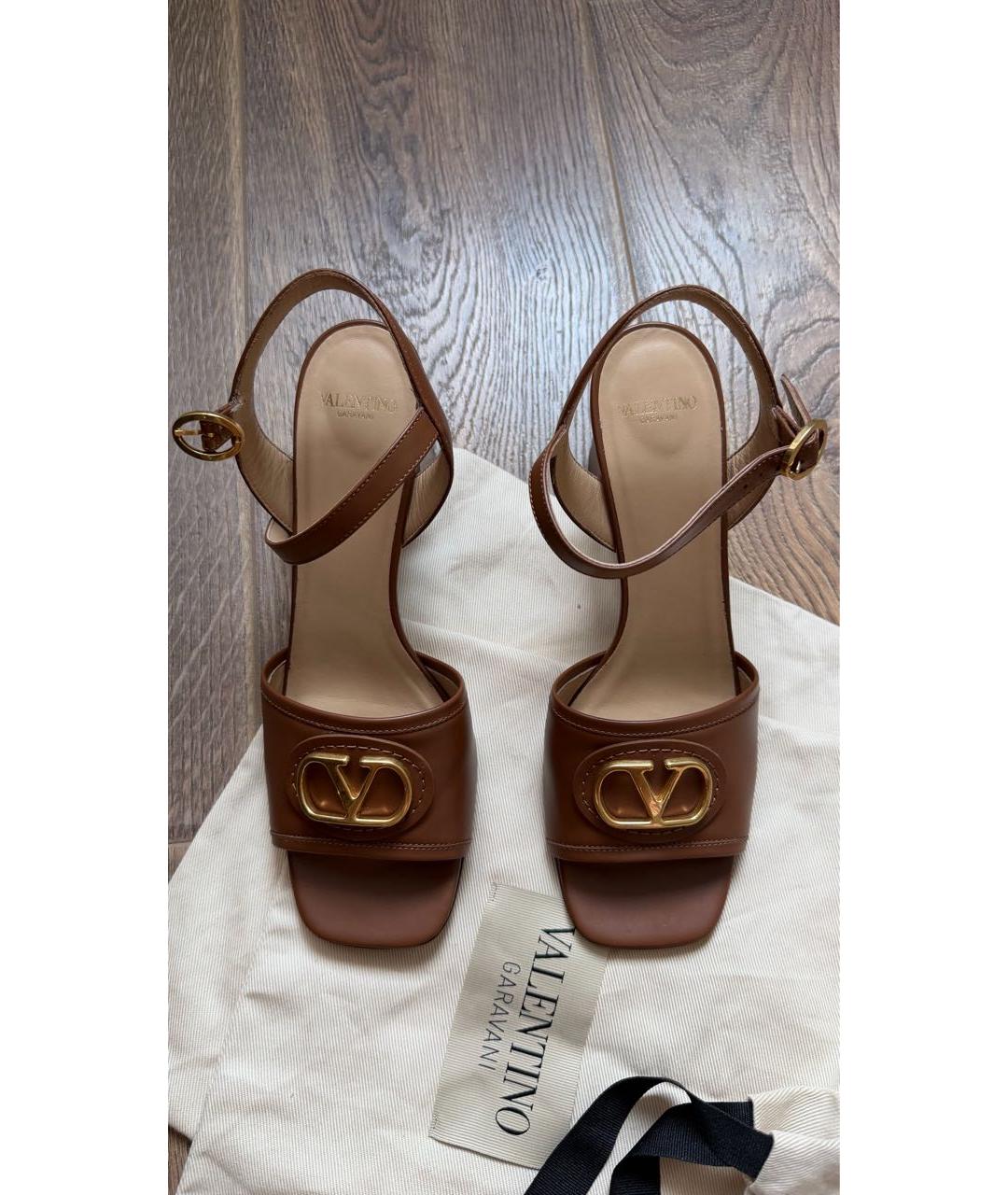 VALENTINO Коричневые кожаные босоножки, фото 2