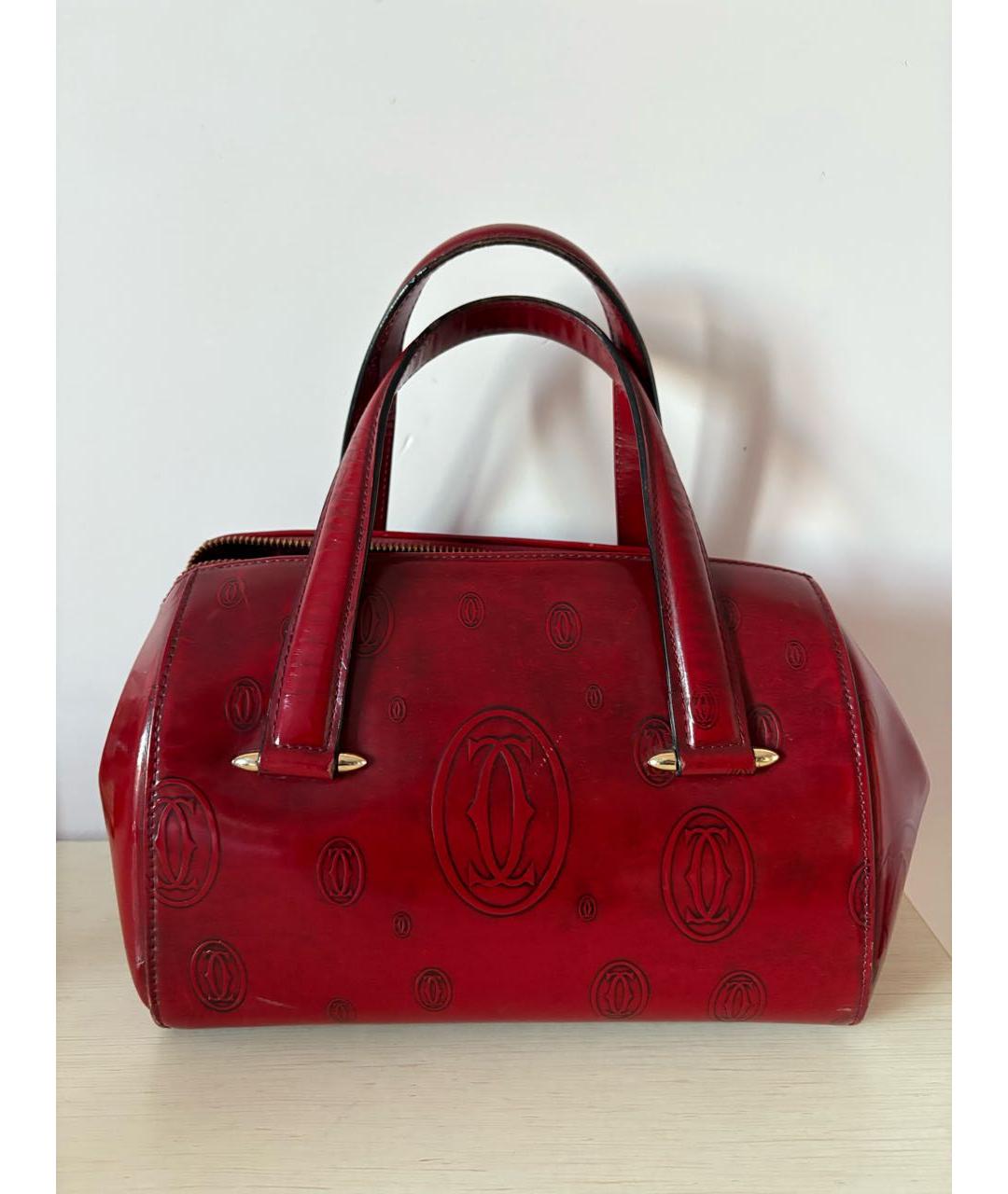 CARTIER Красная сумка с короткими ручками из лакированной кожи, фото 3