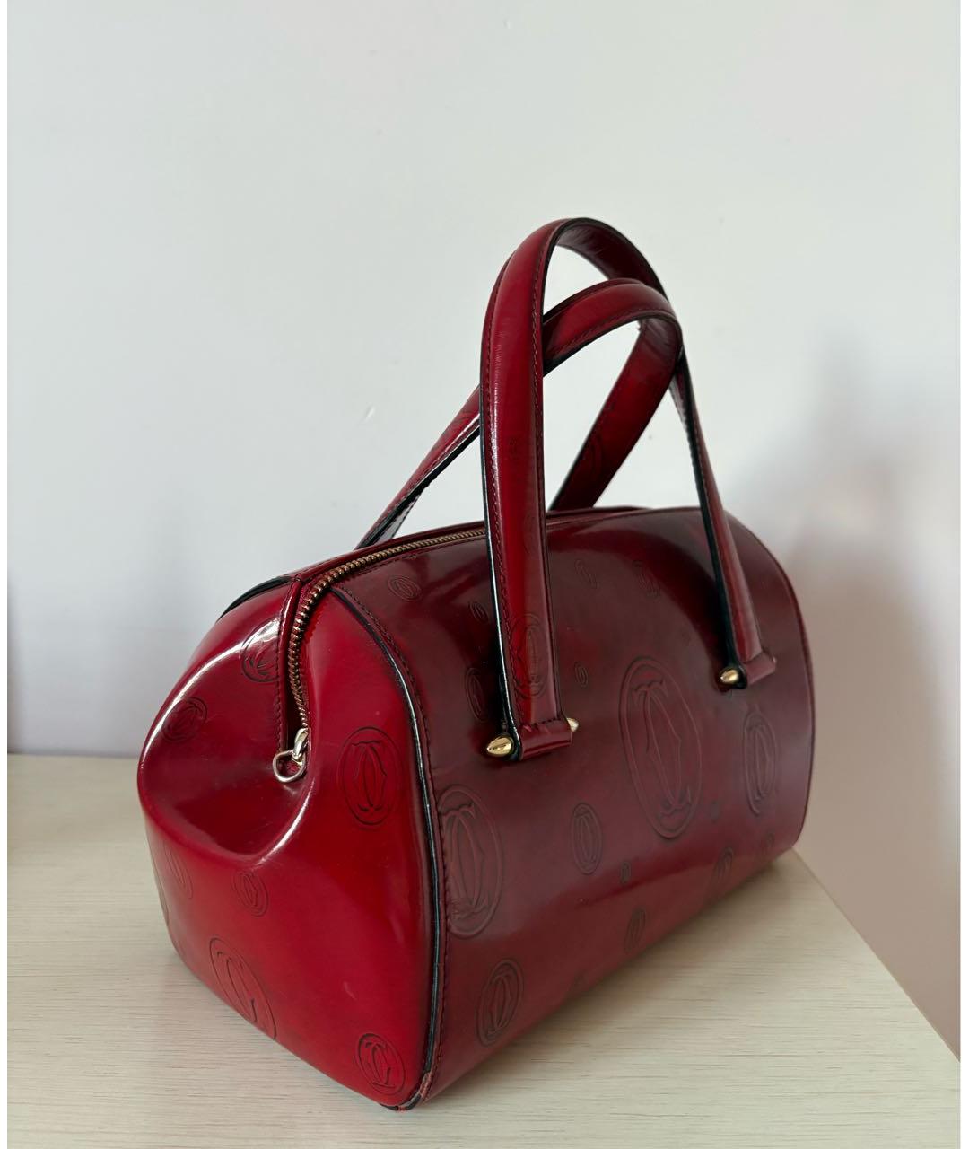 CARTIER Красная сумка с короткими ручками из лакированной кожи, фото 2