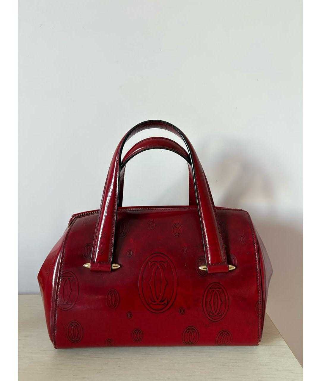 CARTIER Красная сумка с короткими ручками из лакированной кожи, фото 9