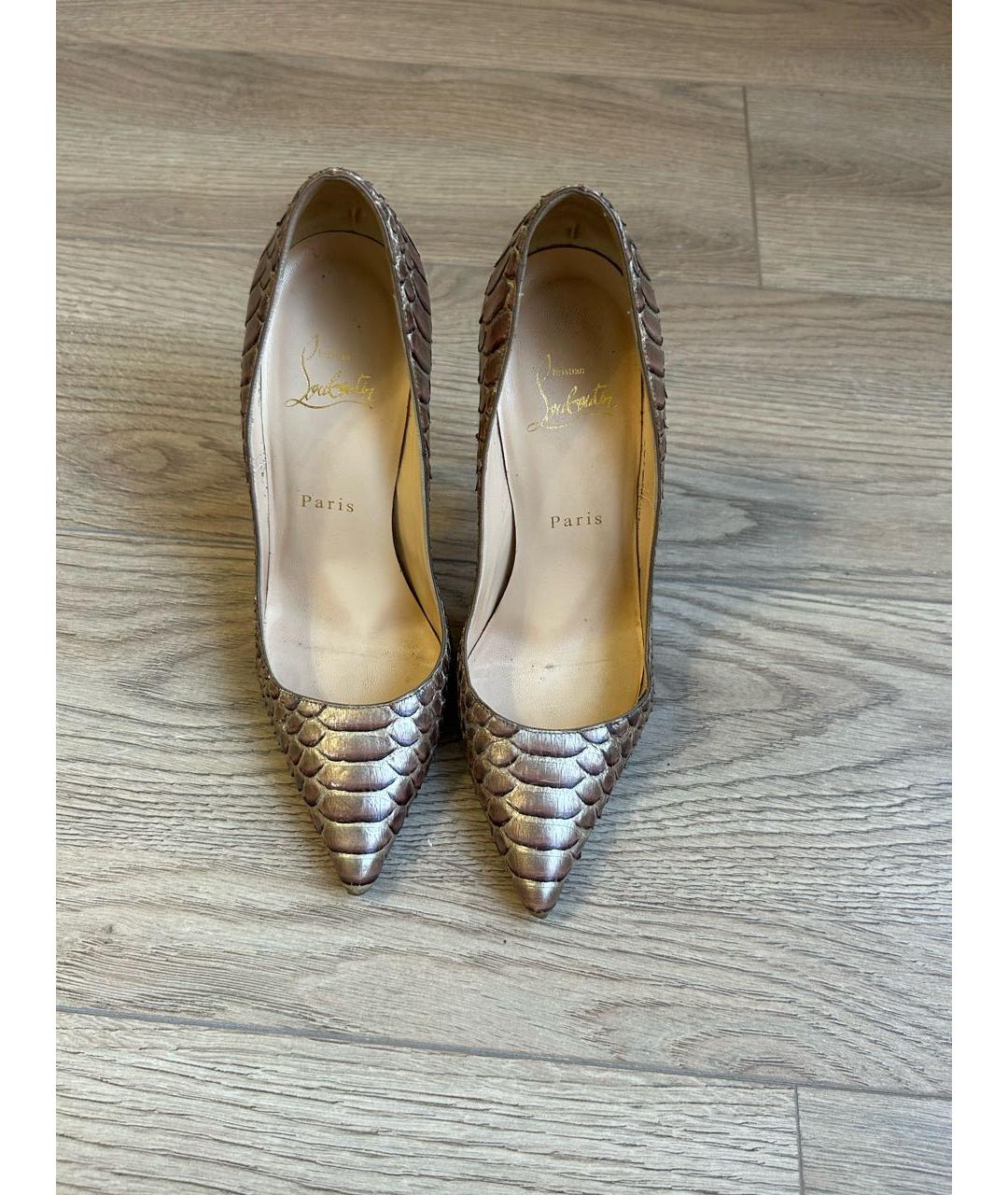 CHRISTIAN LOUBOUTIN Золотые туфли из кожи питона, фото 2