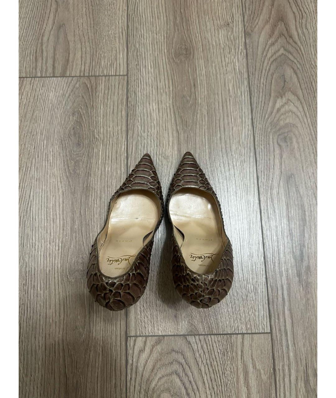 CHRISTIAN LOUBOUTIN Золотые туфли из кожи питона, фото 3