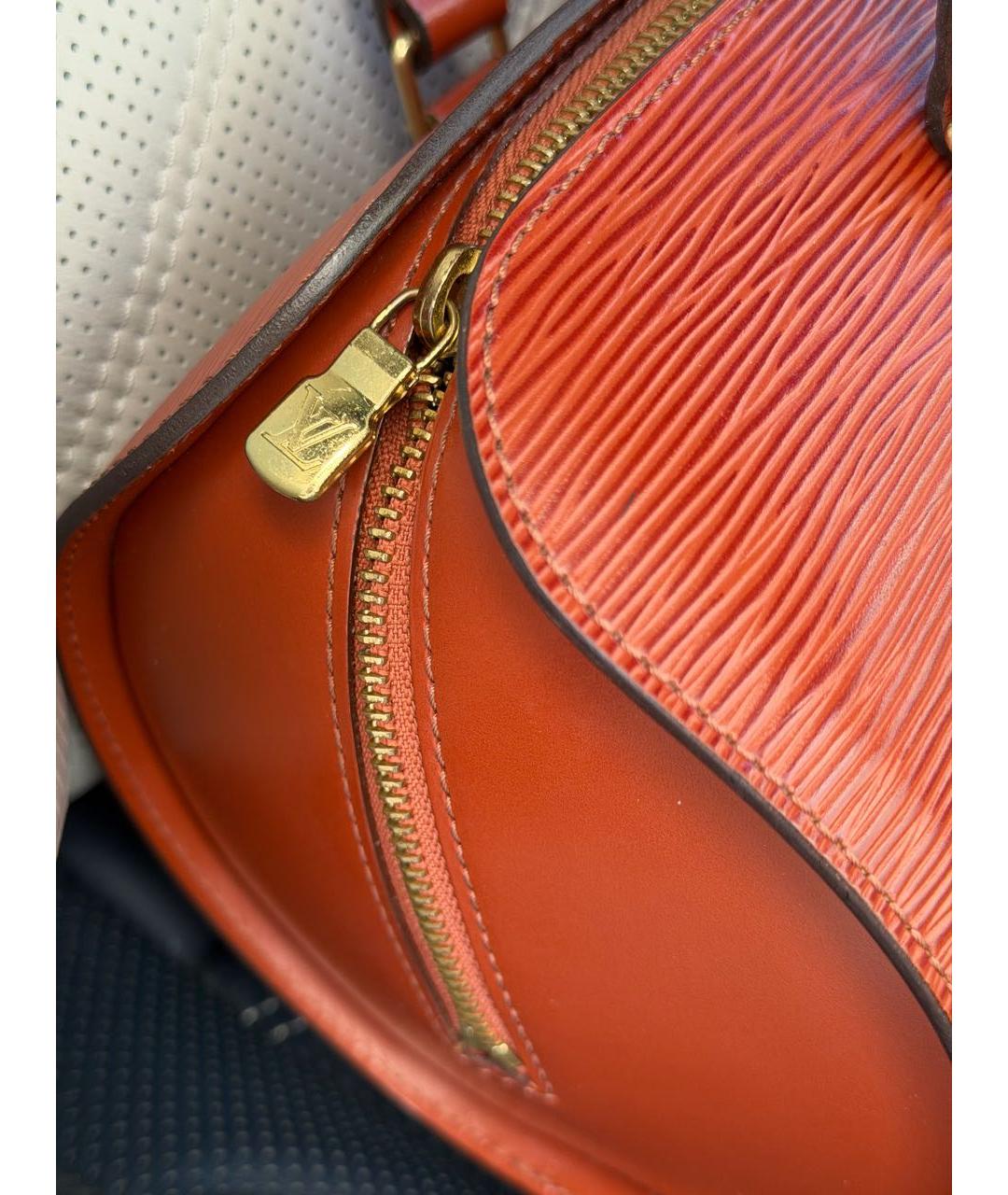LOUIS VUITTON Коричневая кожаная сумка с короткими ручками, фото 6