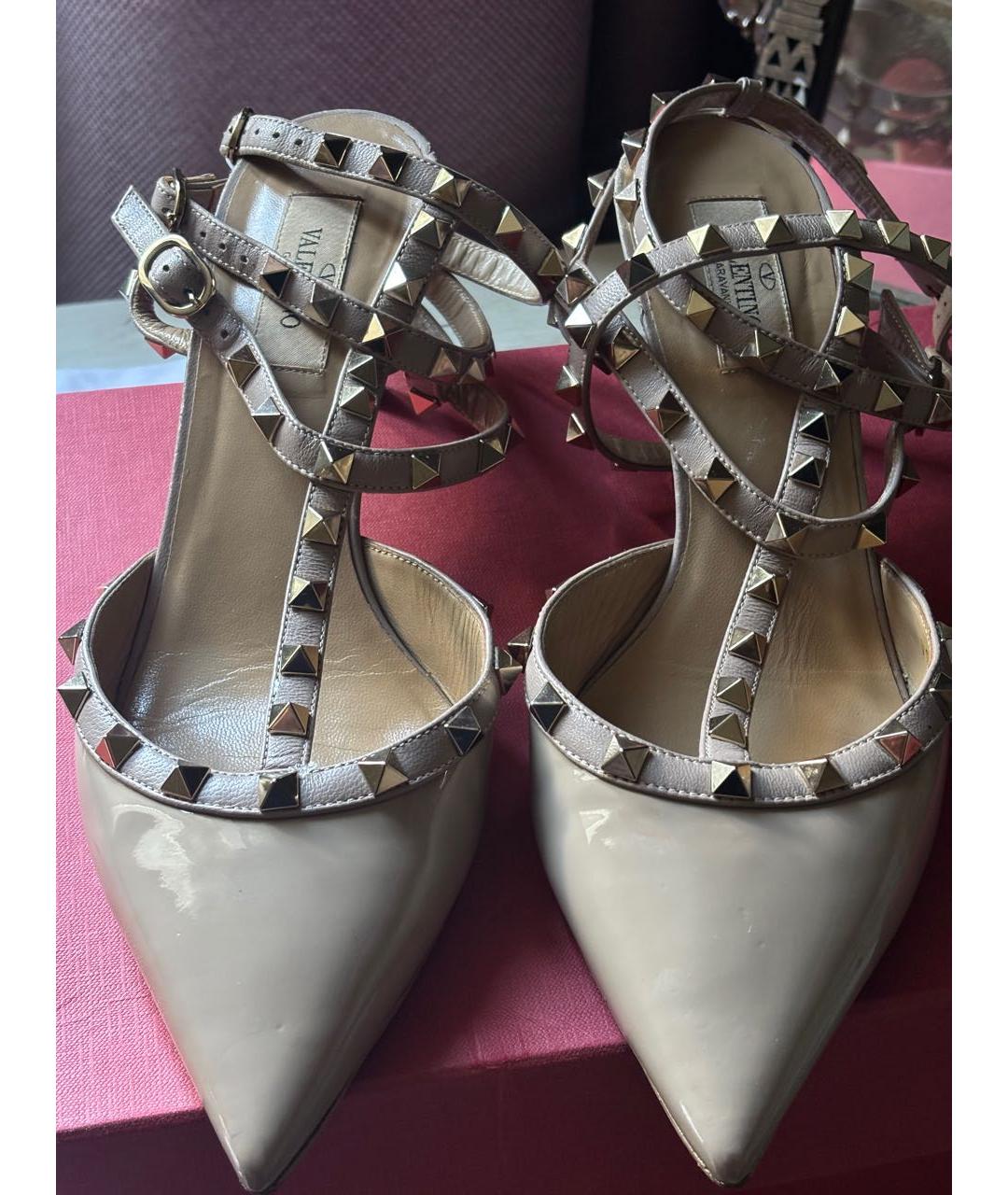 VALENTINO Бежевые туфли из лакированной кожи, фото 3