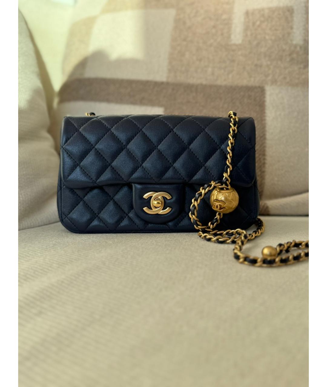 CHANEL Темно-синяя кожаная сумка через плечо, фото 3