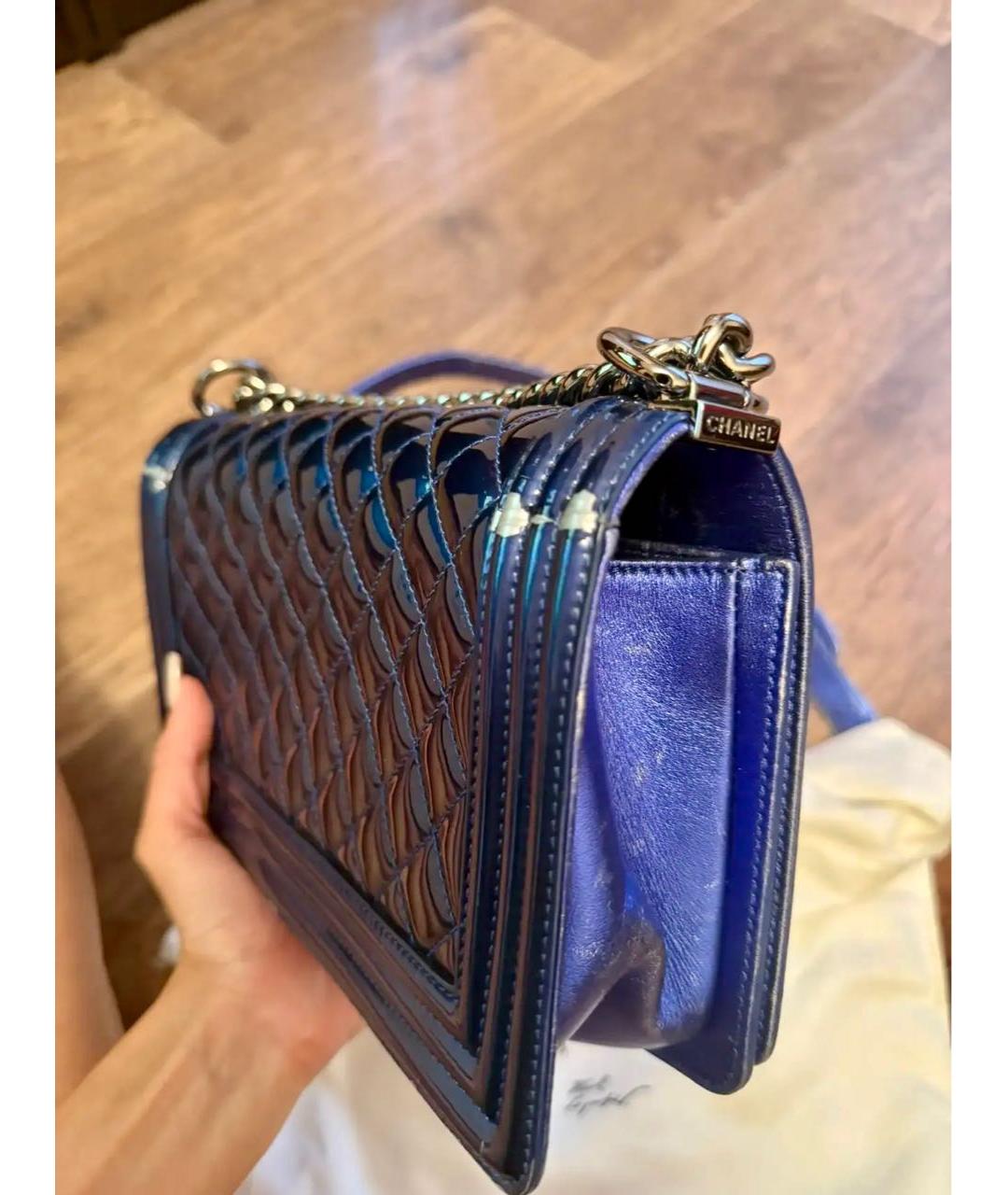 CHANEL Синяя сумка через плечо из лакированной кожи, фото 2