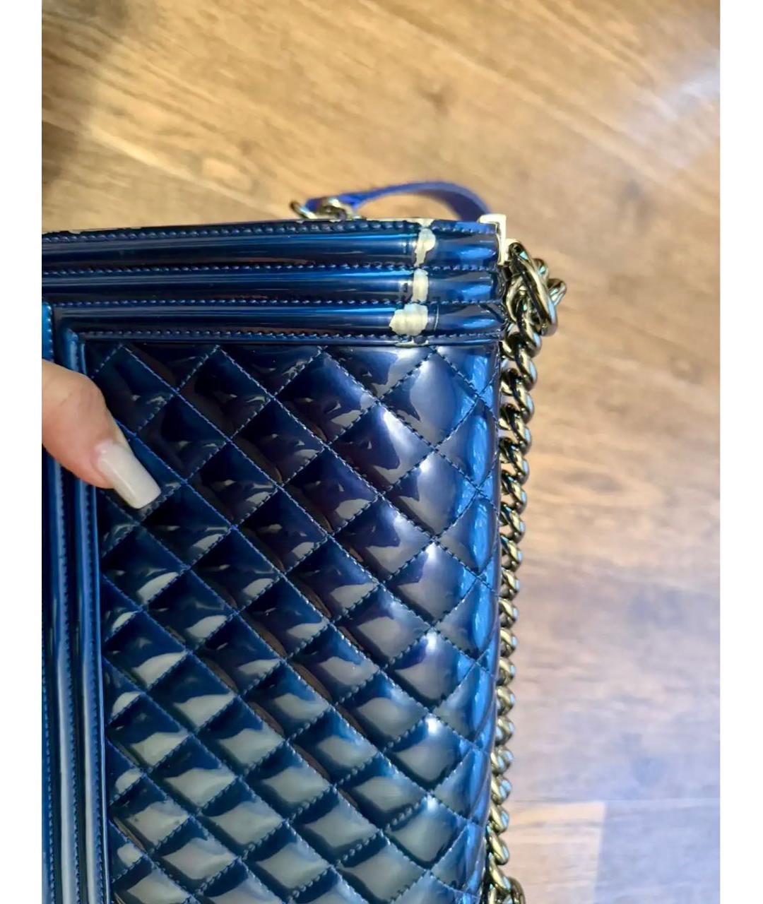 CHANEL Синяя сумка через плечо из лакированной кожи, фото 3