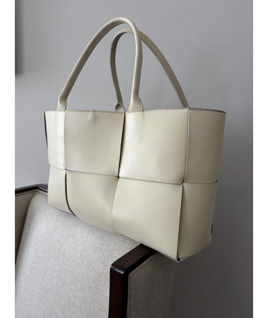 BOTTEGA VENETA Белая кожаная сумка тоут, фото 2