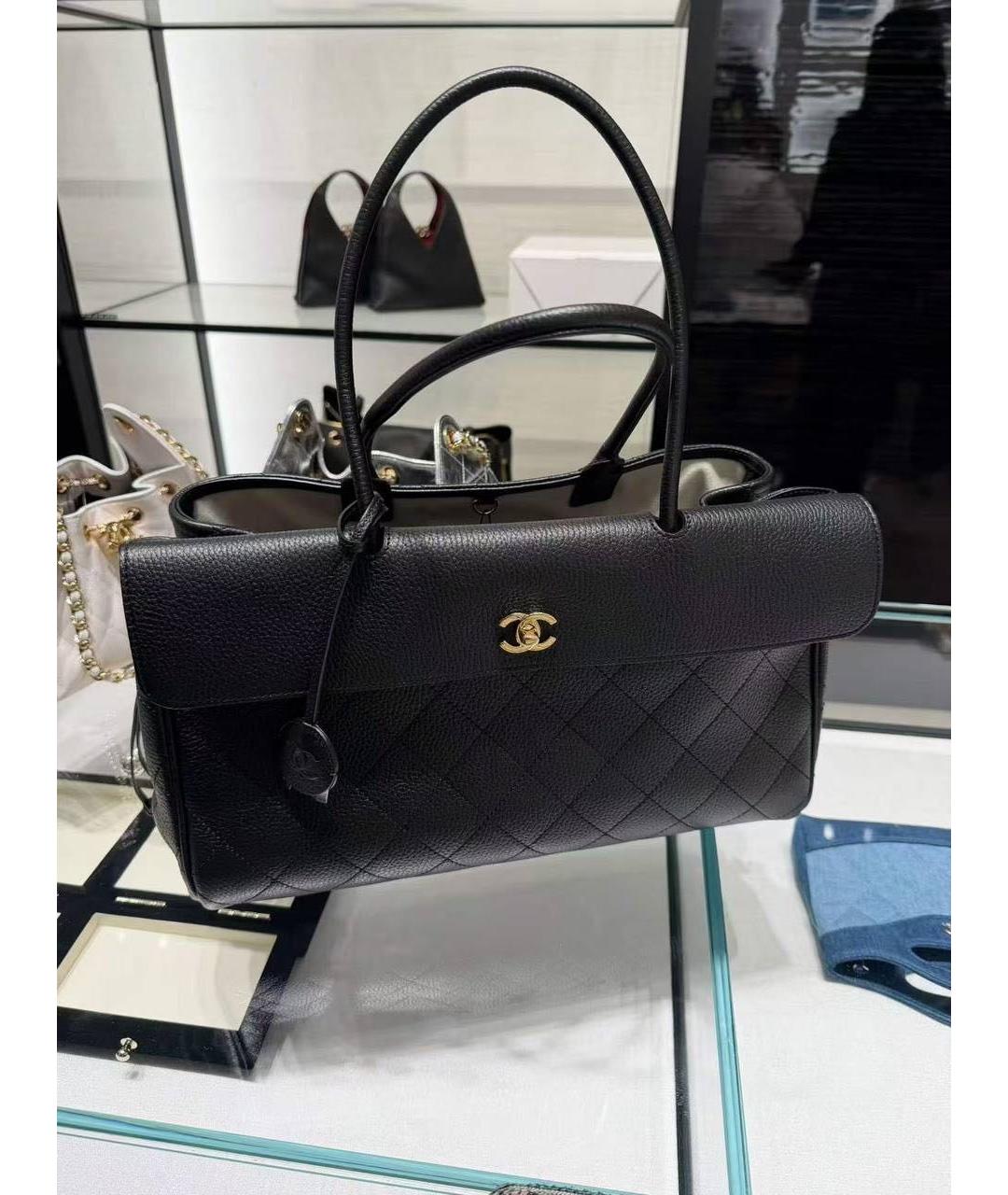 CHANEL Черная кожаная сумка с короткими ручками, фото 8