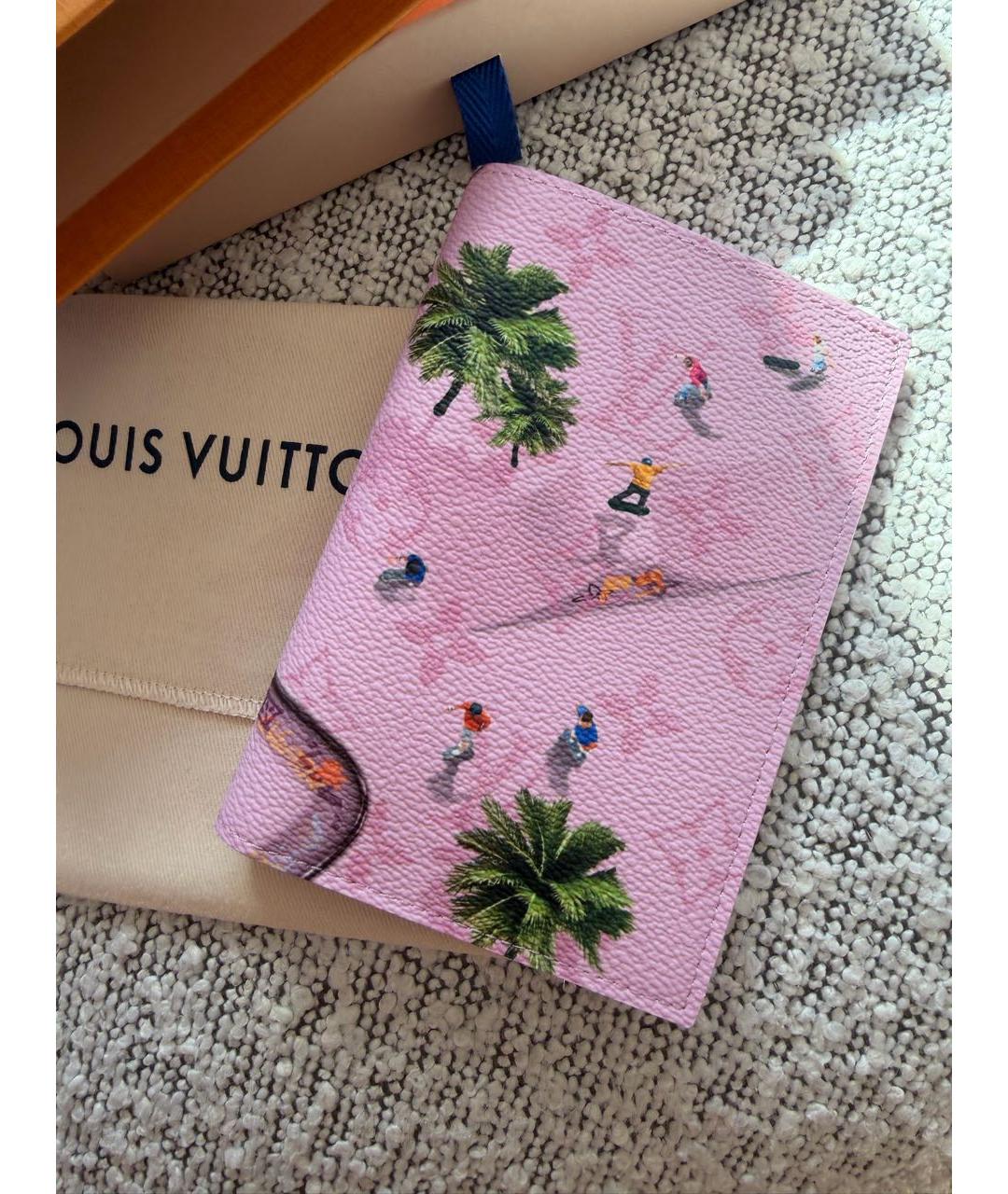 LOUIS VUITTON Розовая визитница, фото 2