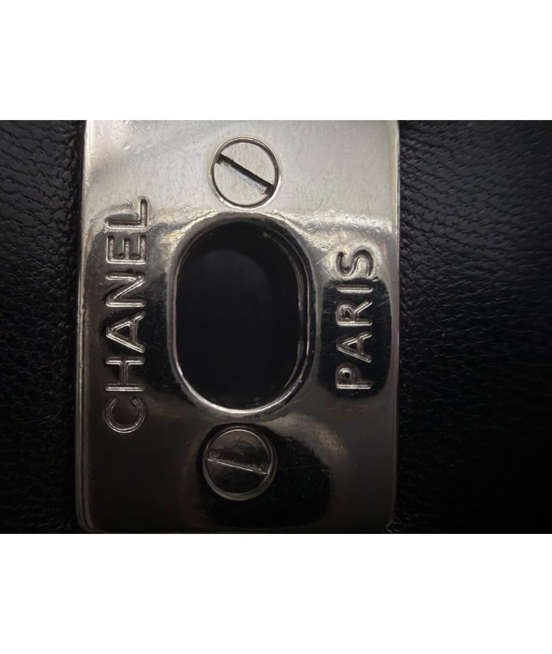 CHANEL Черная сумка через плечо из лакированной кожи, фото 5