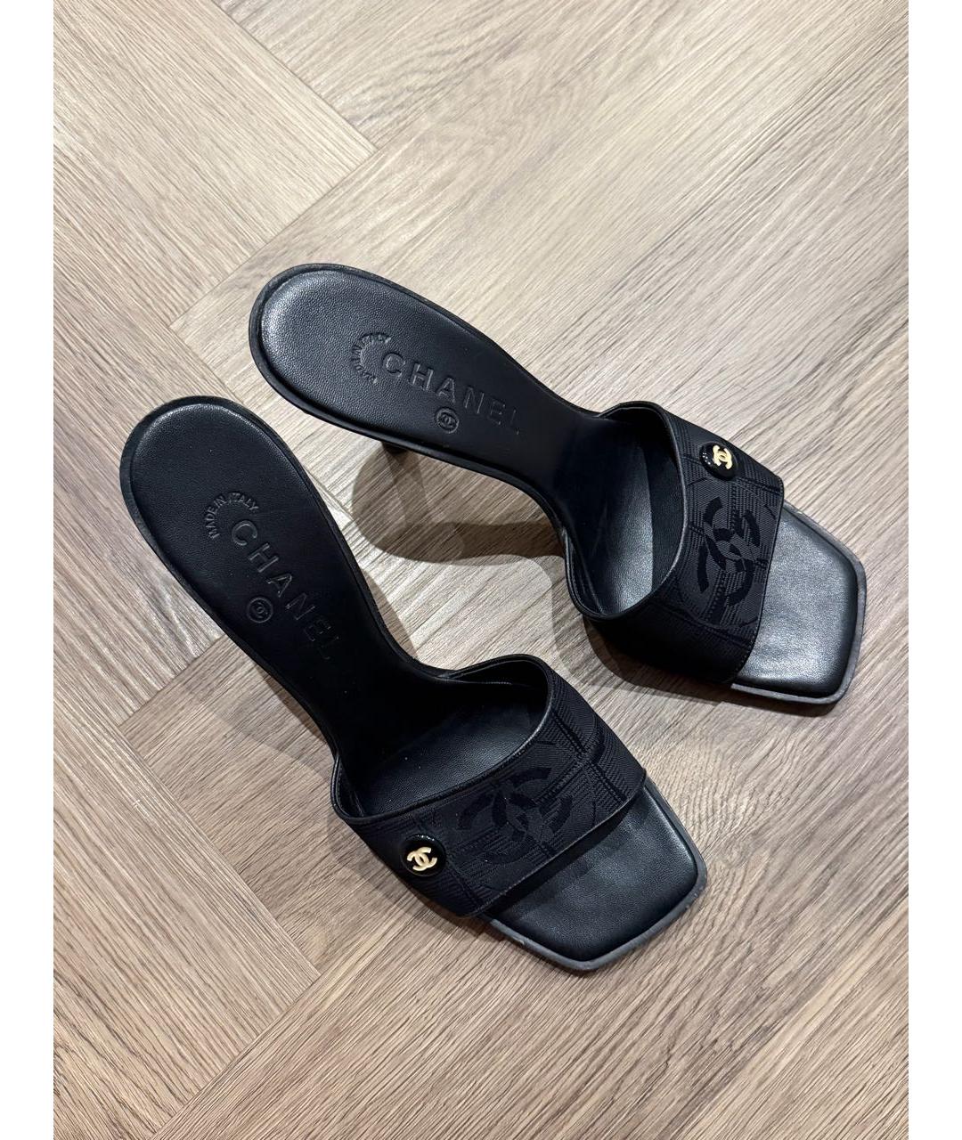 CHANEL Черные кожаные мюли, фото 2
