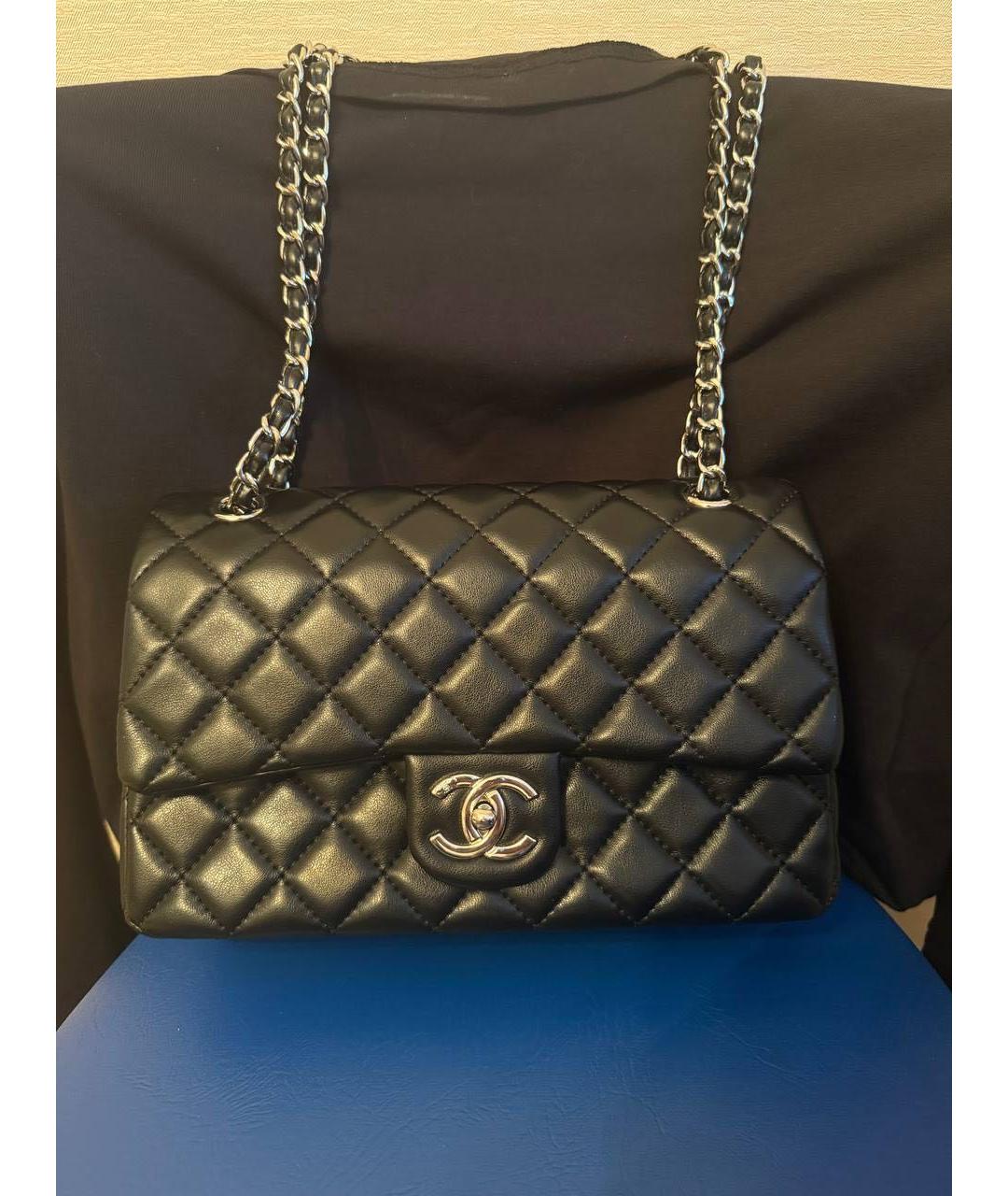 CHANEL Черная кожаная сумка с короткими ручками, фото 5