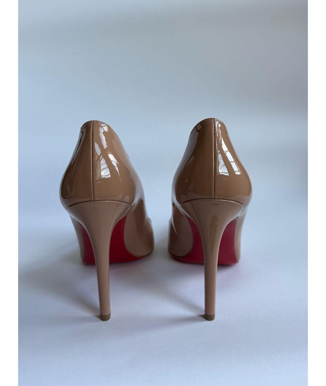 CHRISTIAN LOUBOUTIN Бежевые туфли из лакированной кожи, фото 4