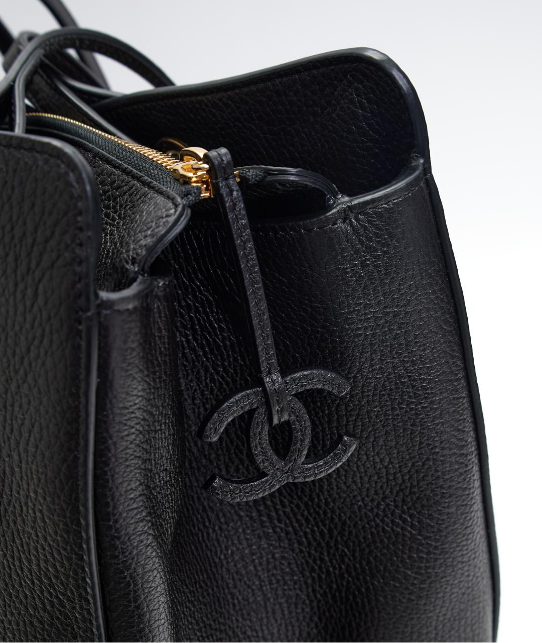 CHANEL Черная кожаная сумка тоут, фото 5