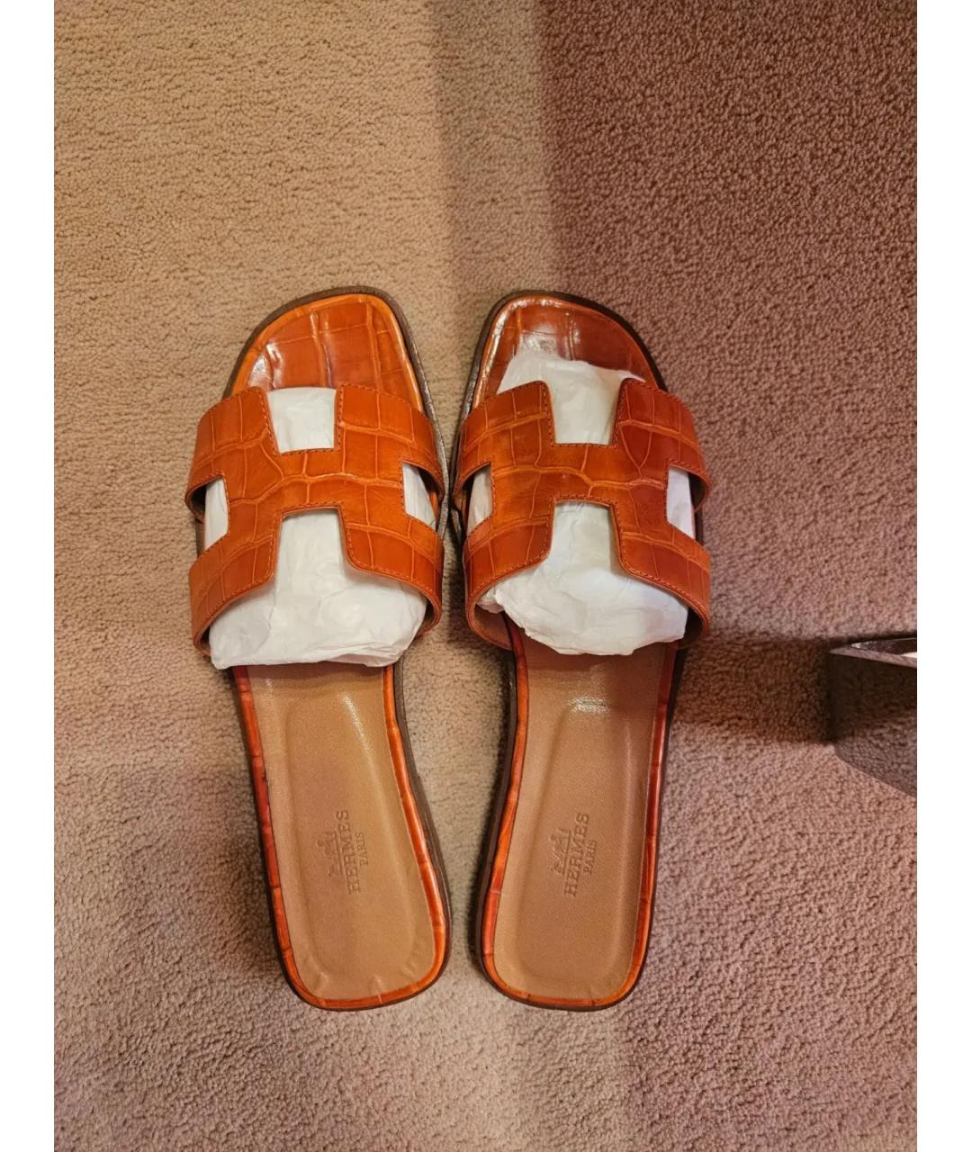 HERMES Оранжевые шлепанцы из кожи аллигатора, фото 2