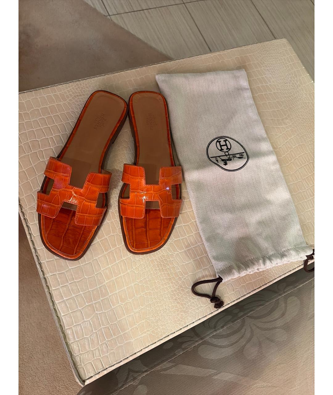 HERMES Оранжевые шлепанцы из кожи аллигатора, фото 4