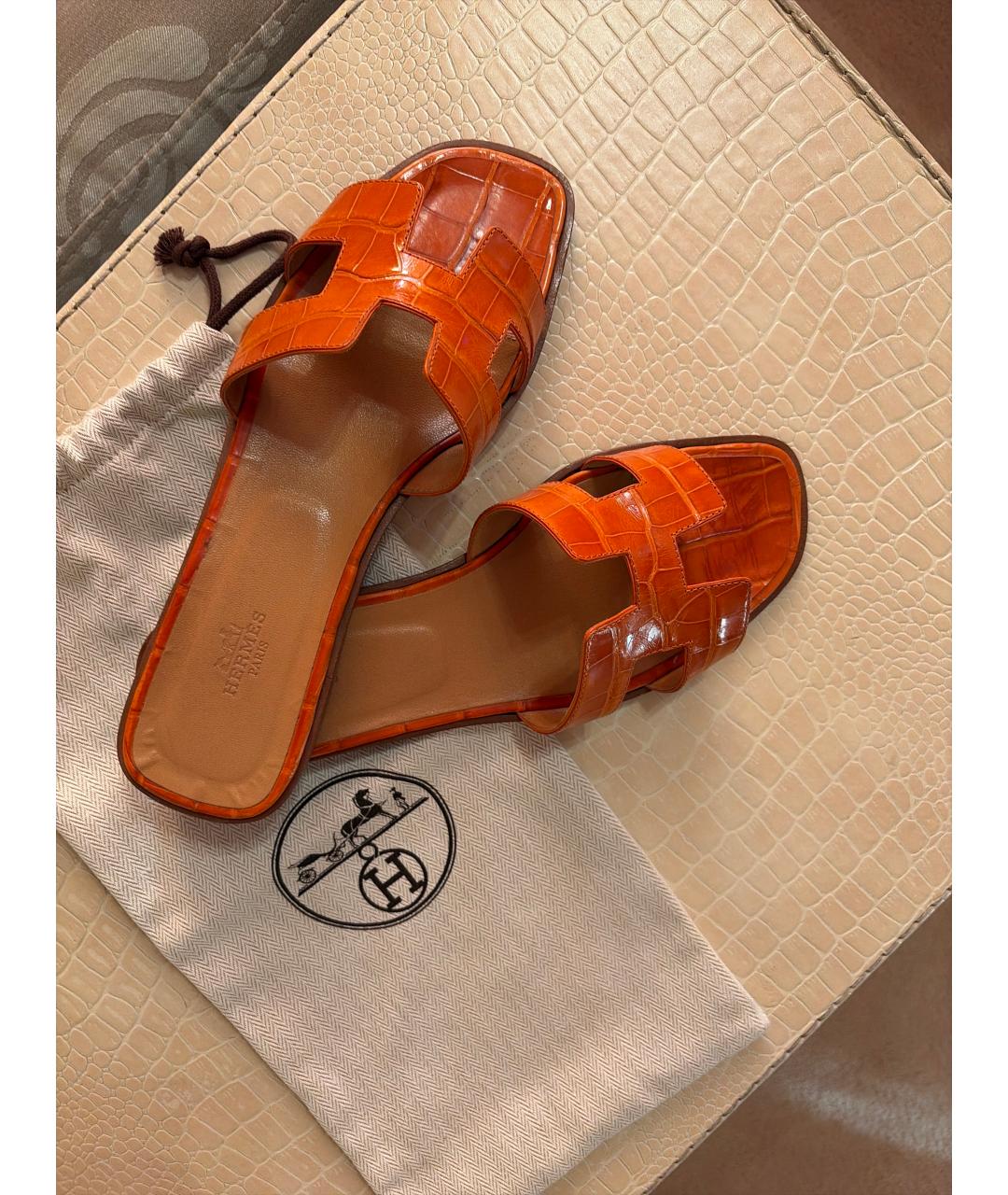 HERMES Оранжевые шлепанцы из кожи аллигатора, фото 6
